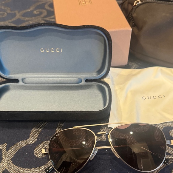 Gucci Black and Silver Aviator Sunglasses